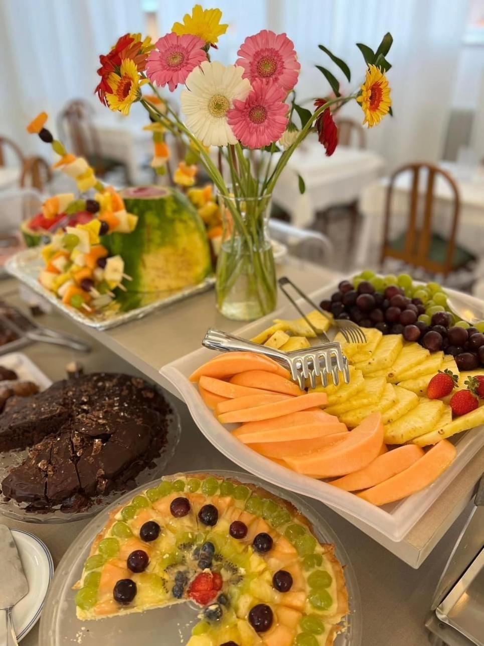 Hotel Fiorenza & Banksia Meuble อาลัสซิโอ ภายนอก รูปภาพ